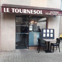 la devanture du restaurant. at Le Tournesol Cuisine Vegetarienne in Albi