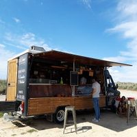 Foodtruck at La Cabaña Pan & Chocolate in Arguedas