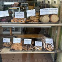 Lots og Vegan options for the cake lover or the sweet tooth #Veganuary at Landbageriet - Naturbageriet in Copenhagen