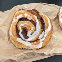 Delicious vegan cinnamon roll at Landbageriet - Naturbageriet in Copenhagen