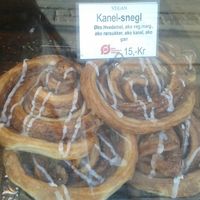 Huge cinnamon rolls at Landbageriet - Naturbageriet in Copenhagen