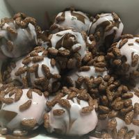 Loukoumades lila pause at Keenkies in Athens