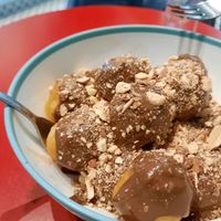 Loukomades "tres lèches" with salted almond at Keenkies in Athens