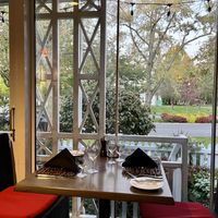 Seating  at Zees Grill in Niagara-on-the-lake