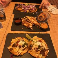 Vegan Quesadillas, onion rings, „shrimp“ tacos and nacho tacos with vegan cheese and beef  #Veganuary at Tipsy in Aarhus