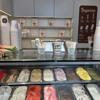 Shop  at Veganista Ice Cream XII in Vienna