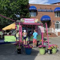Front  at River Ducks Ice Cream in Camden