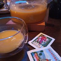 Напиток из манго и кокосовой сгущёнки - Mango and condensed coconut drink at Azaza in Tula