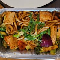 Stekte Udon 🌶

Shiitakesopp, sesong - grønnsaker i chilibeanssaus at EatHappy Vegan in Oslo