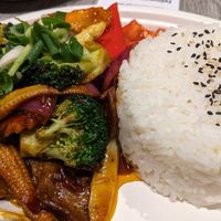 Vegan "beef" wok at EatHappy Vegan in Oslo