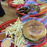 Combo Sue Burger + Orellana Wingz  at Bob & Sue in Medellin