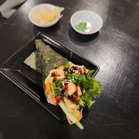 Spider handroll at Vegan Castle in Long Beach