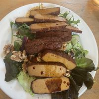 Gerookte tofu salade  at Zondag in Maastricht