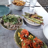 Dolce Vita main dish for 3 persons (grilled asparagus with mushrooms, stuffed tomatoes, mushroom pasta (no cream) and fries) at Sabrosa in Soest