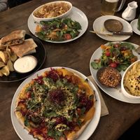 Pizza, Burrito, Mac and Cheese at Froindlichst in Berlin