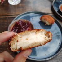 Sliced camembäärts at Froindlichst in Berlin