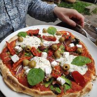 Greeky leaks pizza at Froindlichst in Berlin