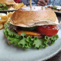 Barbie Kuh burger without BBQ sauce at Froindlichst in Berlin