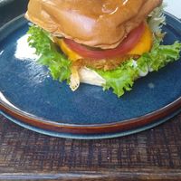 Chili Cheesw Burger mit Chicken style Pattie at Froindlichst in Berlin
