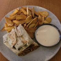 Burritos mit Pommes at Froindlichst in Berlin