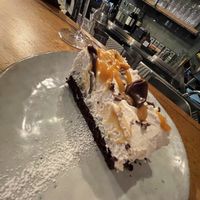 Peanut caramel cake #Veganuary at Froindlichst in Berlin