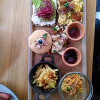 Mixed breakfast platter at Froindlichst in Berlin