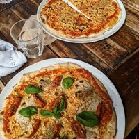 Pizza Mozzi, the vegan mozarella was awesome at Froindlichst in Berlin