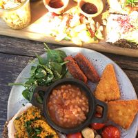 English Breakfast und Brettina  at Froindlichst in Berlin