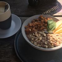 Bircher Muesli with almond crunch   at Froindlichst in Berlin