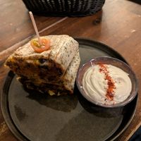 Burrito with a garlic sauce at Froindlichst in Berlin