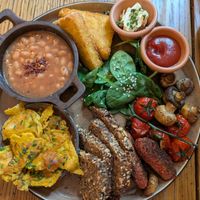 Full breakfast at Froindlichst in Berlin