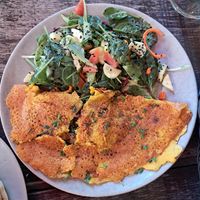 Chickpea omelette at Froindlichst in Berlin