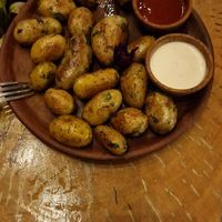 Roasted potatoes at Maracuyá in Flores