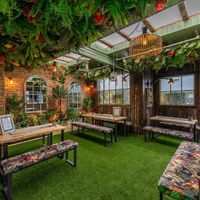 Outdoor dining area at 33 South Main in Naas