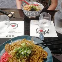 Vegan yakisoba and vegan ramen at Mecha Uma in Avignon