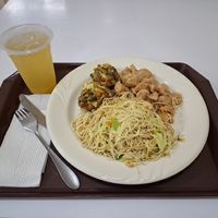 Prato com 3 porções at Loving Hut in Panama City