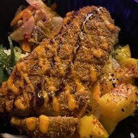 Vegane Ente mit verschiedenen Beilagen.  at Tru Story in Hannover