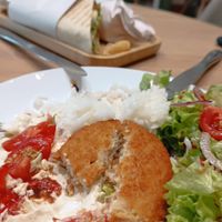 טופו סלמון ורול ירקות מדליק at Go Vegan Cafe in Batumi