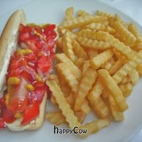 Vegan hot dog with fries at Loving Hut - Xalapa in Xalapa