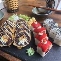 Mighty Mushroom, Sweet Pepper, Avo Zalmon (von links) at Nori in Potsdam