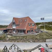 Gemütlich, direkt hinter der Düne.  at STRÆND in Hornum