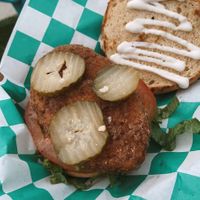 crispy chick’n  at Plantology in Gainesville