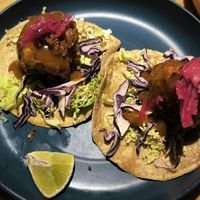 Tacos de coliflor at Surfin' Tacos in Bilbao