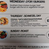  at Royal Family Hotel in Port Elliot