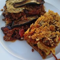 Moussaka et lasagne (demi portion) at Dona Tengarrinha in Beja