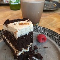 Wie immer komme ich erst zum Fotografieren, wenn alles schon angebissen ist, aber den Flair kriegt man mit, denke ich    at Esskalation in Bonn