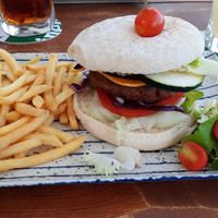 Beyond Meat burger at Cafe Mint in Mallorca