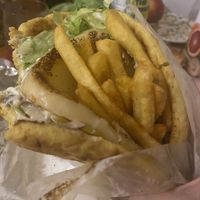 Interiore del pita  at Gyrosteria Yannis - Centro Città in Bari