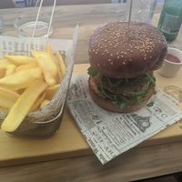 Zucchini falafel burger at Agrippina Street Food in Pula