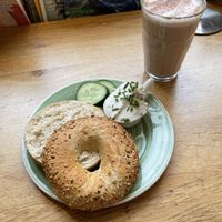 everything bagel with vegan chives cream cheese at Bagels & Beans - Raadhuisstraat in Amsterdam